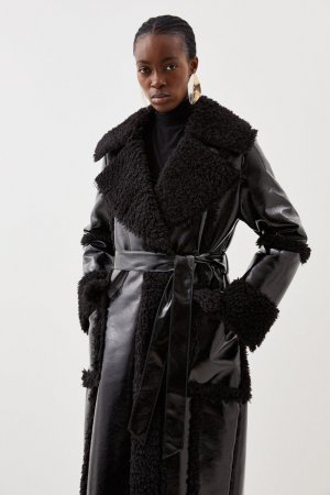 Миниатюрное длинное виниловое пальто с поясом и манжетами воротником контрастного цвета , черный Karen Millen