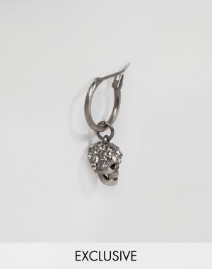 Серьги-кольца с подвеской-черепом и кристаллами Swarovski Simon Carter. Цвет: серебряный