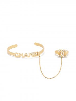 Браслет-кафф 2001-го года с кольцом Chanel Pre-Owned. Цвет: золотистый