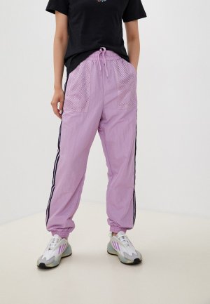 Брюки спортивные adidas Originals NYLON PANT. Цвет: фиолетовый