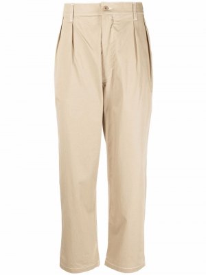 Укороченные зауженные брюки со складками Maison Kitsuné. Цвет: бежевый