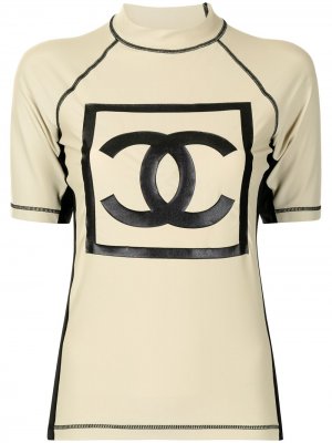 Футболка Sports 2003-го года с нашивкой-логотипом Chanel Pre-Owned. Цвет: белый