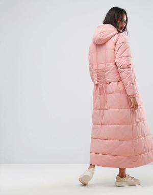 Длинная дутая куртка с капюшоном и корсетной вставкой на спине Ellesse. Цвет: розовый