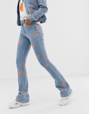 Расклешенные джинсы с принтом персиков Fabienne Chapot. Цвет: синий
