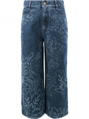 Расклешенные укороченные джинсы с цветочным узором и эффектом обесцвечивания Peter Pilotto. Цвет: синий