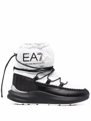 Дутые ботинки с логотипом Ea7 Emporio Armani. Цвет: белый