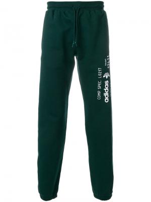 Спортивные брюки с принтом Adidas Originals By Alexander Wang. Цвет: зеленый