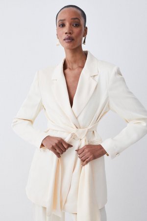 Приталенный пиджак из атласного крепа с завязкой на талии , белый Karen Millen