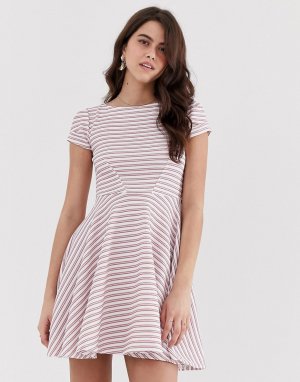Короткое приталенное платье с короткими рукавами Closet-Розовый Closet London