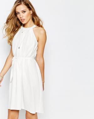 Белое платье с халтером Dright Supertrash. Цвет: белый