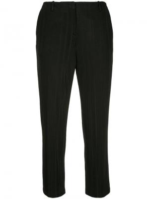Укороченные прямые брюки Aalto. Цвет: черный