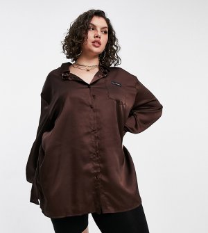 Атласная ночная сорочка свободного кроя шоколадного цвета с вышивкой на кармане -Коричневый цвет Public Desire Curve